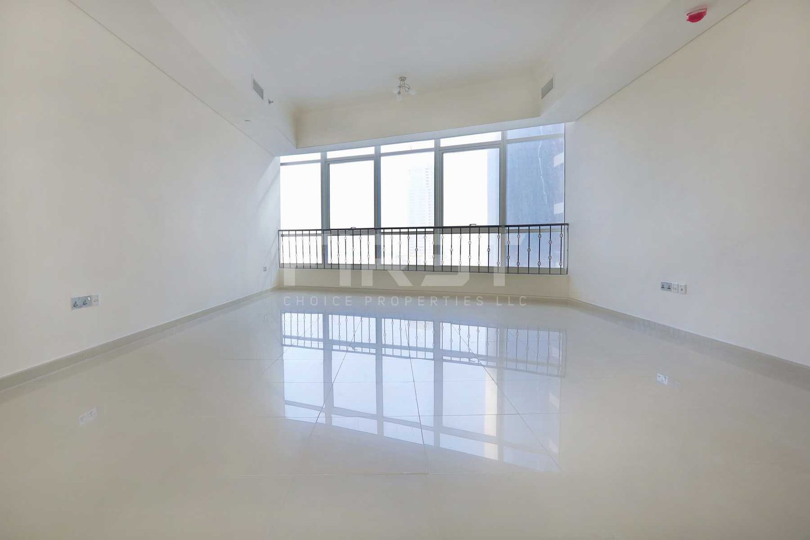 Internal Photo of 1 Bedroom Apartment in Hydra Avenue City of Lights Al Reem Island Abu Dhabi UAE (13).jpg