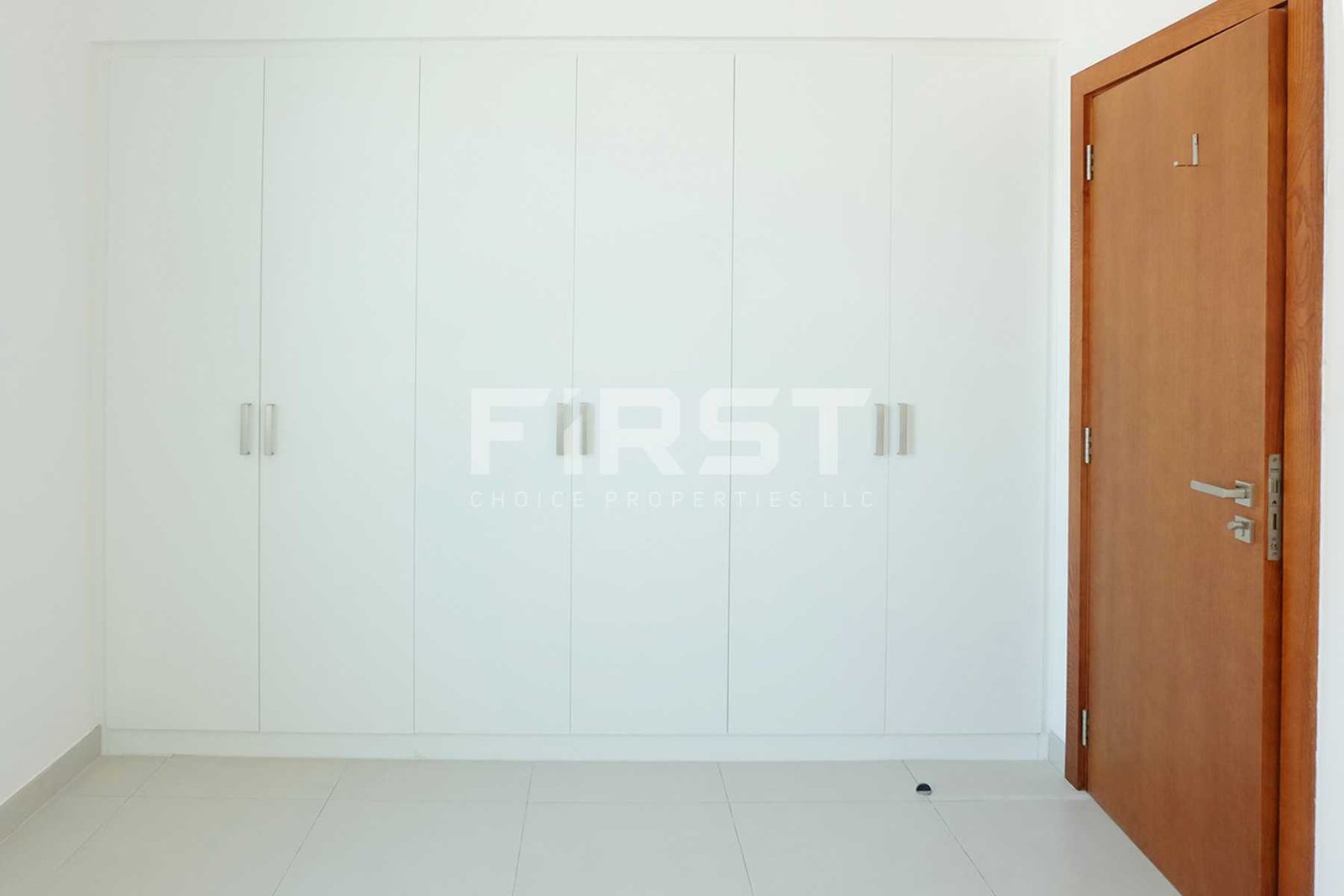 Internal Photo of  2 Bedroom Apartment in Parkside Residence Shams Abu Dhabi UAE (1).jpg